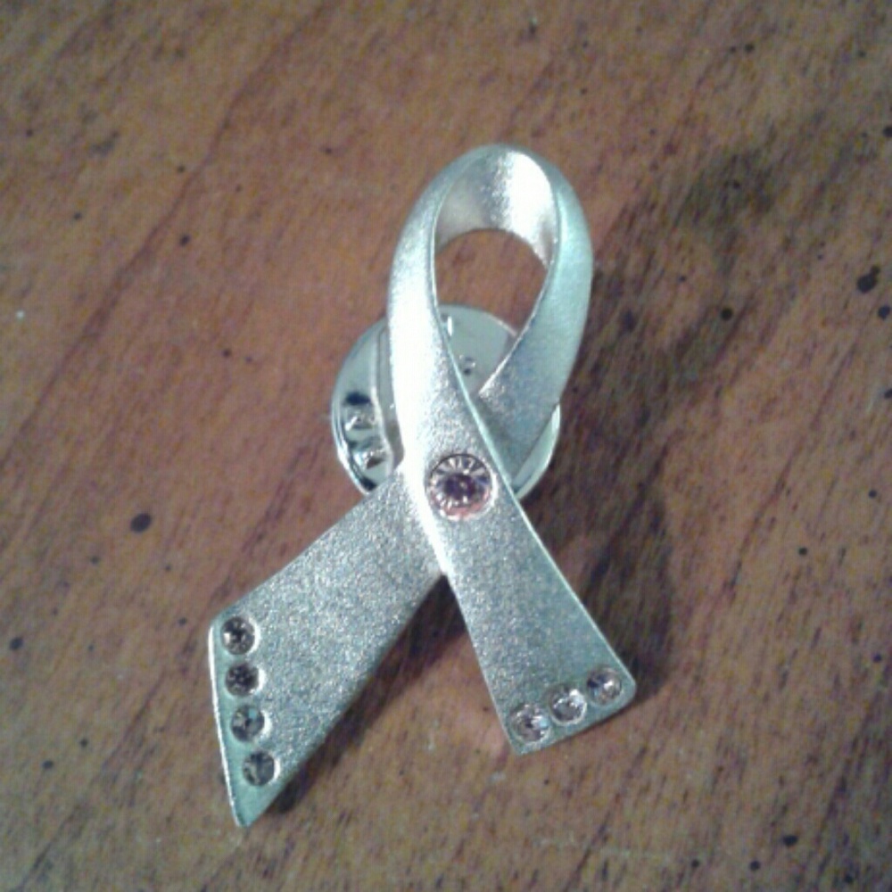 SALE! Nwot Avon breast cancer pin October is Month!